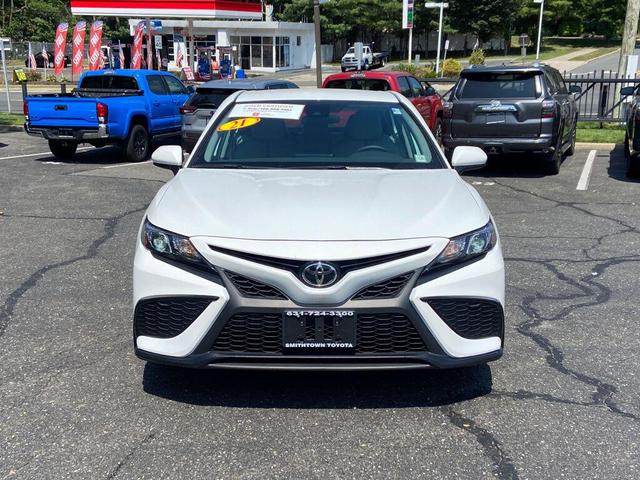 Photo of 2021 Super White Toyota Camry
