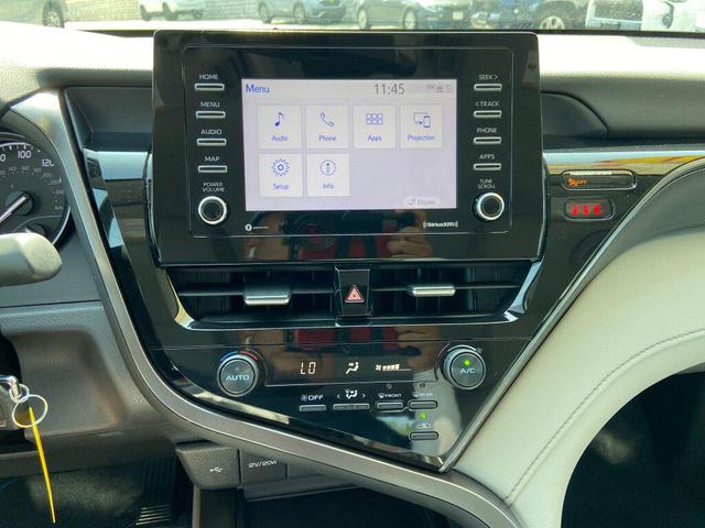 Photo of 2021 Super White Toyota Camry