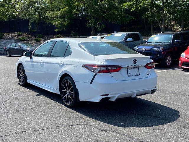 Photo of 2021 Super White Toyota Camry