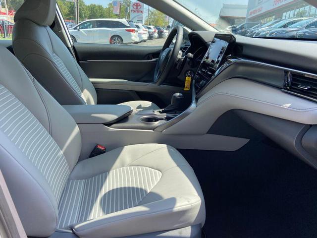 Photo of 2021 Super White Toyota Camry