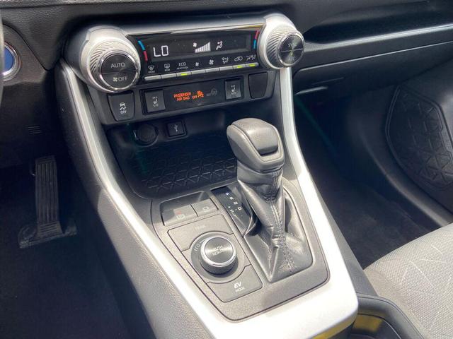 Photo of 2021 Silver Sky Metallic Toyota RAV4 Hybrid