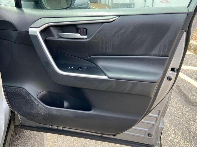 Photo of 2021 Silver Sky Metallic Toyota RAV4 Hybrid