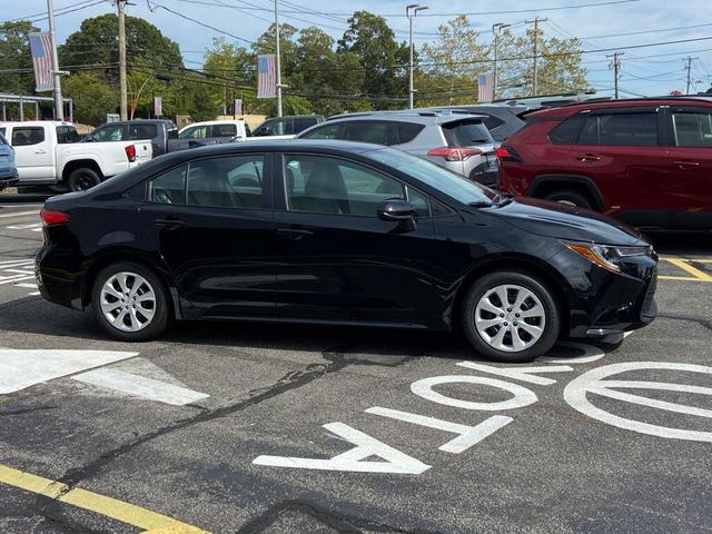 Photo of 2025 Black Toyota Corolla