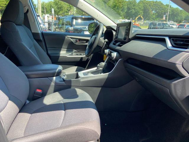 Photo of 2022 Silver Sky Metallic Toyota RAV4