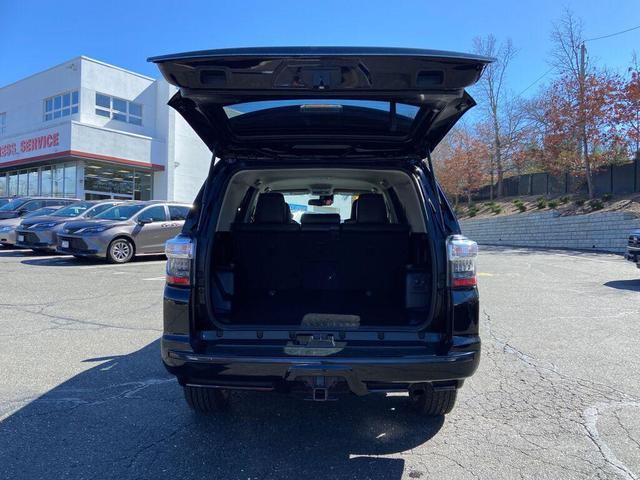 Photo of 2022 Midnight Black Metallic Toyota 4Runner