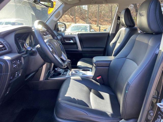 Photo of 2022 Midnight Black Metallic Toyota 4Runner