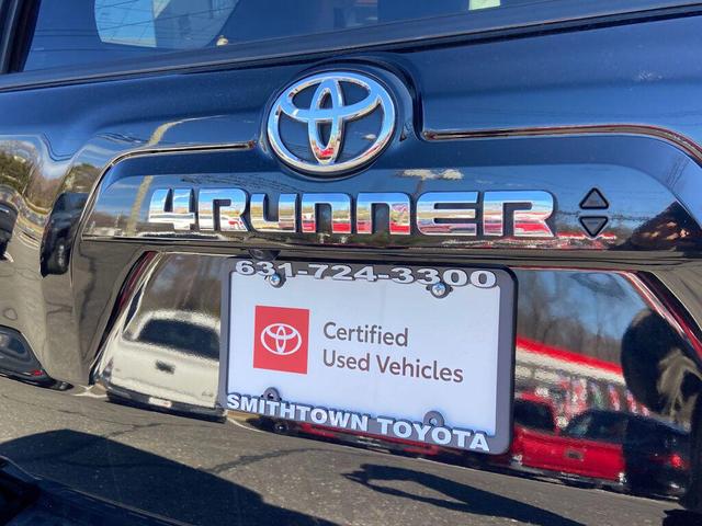 Photo of 2022 Midnight Black Metallic Toyota 4Runner