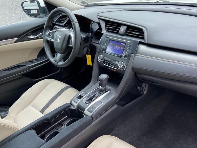 Photo of 2017 White Honda Civic