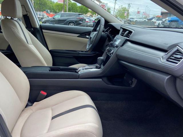 Photo of 2017 White Honda Civic