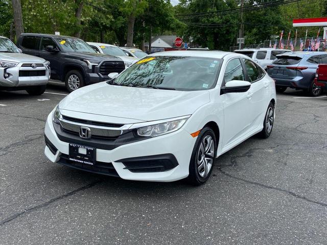 Photo of 2017 White Honda Civic