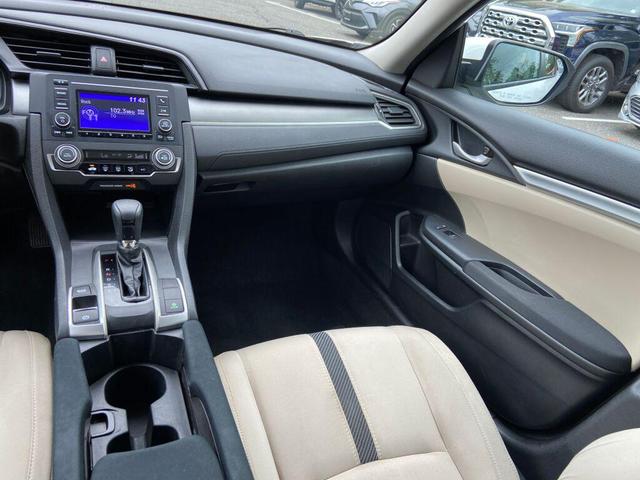 Photo of 2017 White Honda Civic
