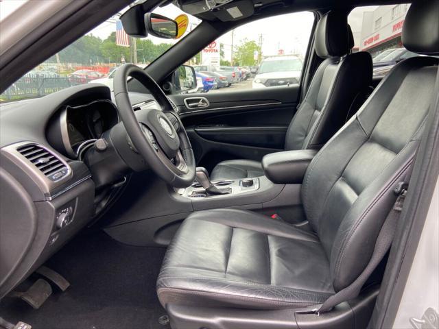 Photo of 2020 Bright White Clearcoat Jeep Grand Cherokee