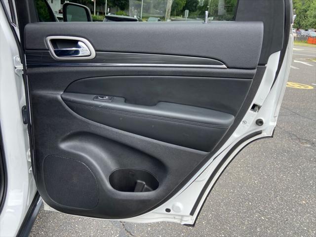 Photo of 2020 Bright White Clearcoat Jeep Grand Cherokee