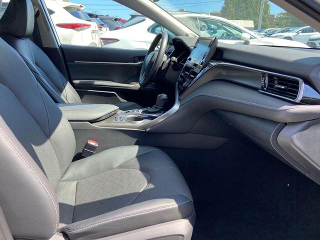 Photo of 2022 Wind Chill Pearl/Midnight Black Metallic Toyota Camry