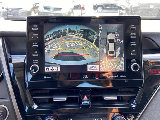 Photo of 2022 Wind Chill Pearl/Midnight Black Metallic Toyota Camry