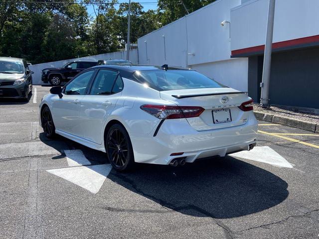 Photo of 2022 Wind Chill Pearl/Midnight Black Metallic Toyota Camry