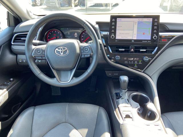 Photo of 2022 Wind Chill Pearl/Midnight Black Metallic Toyota Camry
