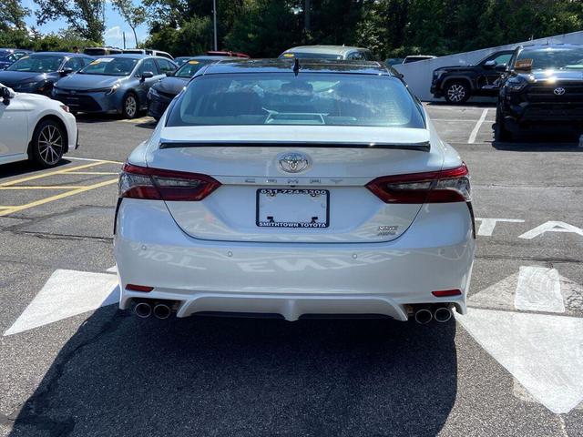 Photo of 2022 Wind Chill Pearl/Midnight Black Metallic Toyota Camry