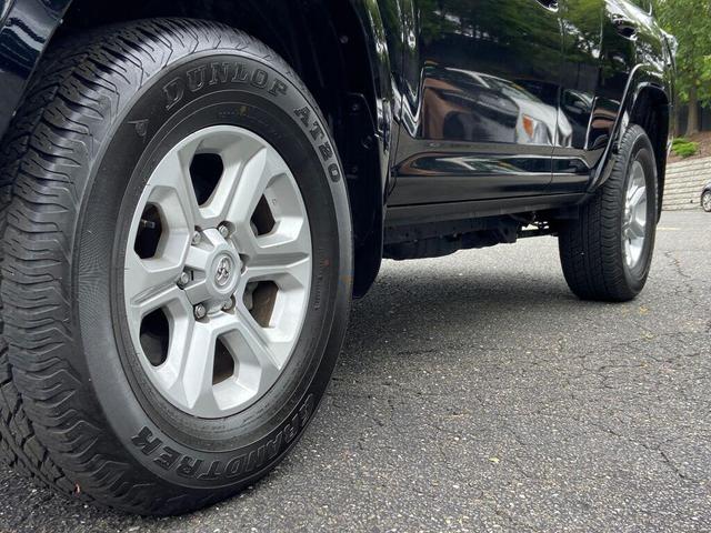 Photo of 2024 Midnight Black Metallic Toyota 4Runner