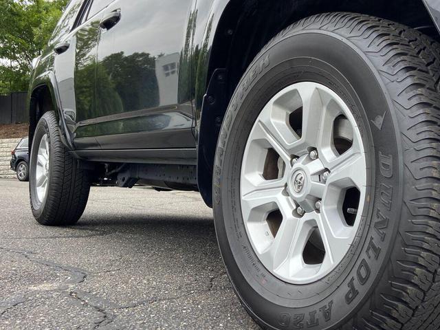 Photo of 2024 Midnight Black Metallic Toyota 4Runner