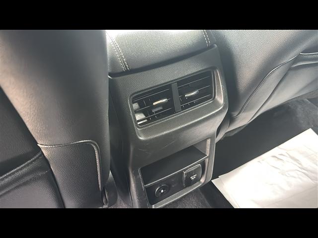 Photo of 2022 Agate Black Metallic Ford Edge