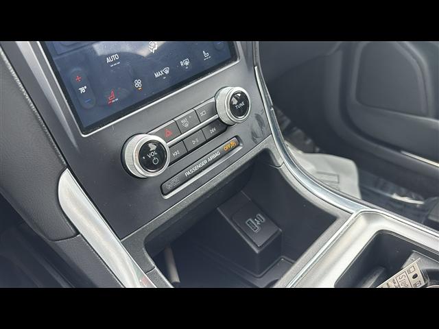 Photo of 2022 Agate Black Metallic Ford Edge