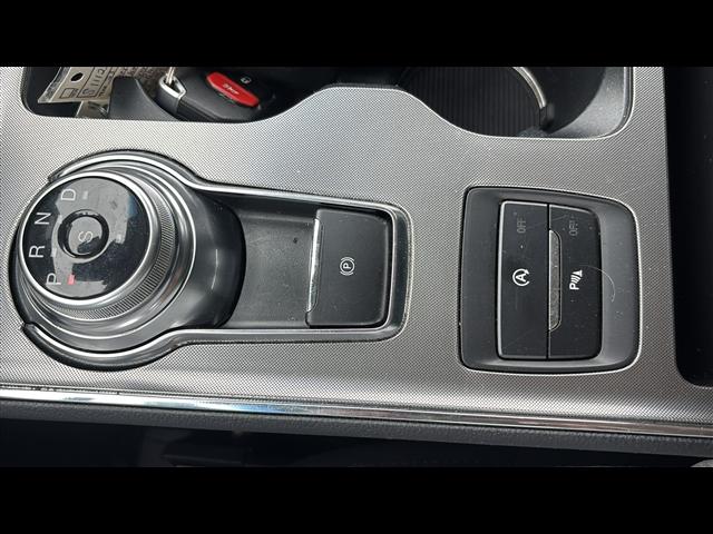 Photo of 2022 Agate Black Metallic Ford Edge