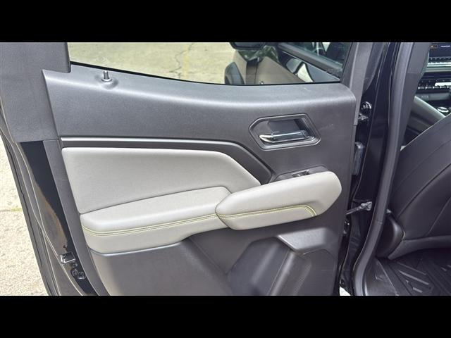 Photo of 2025 Black Chevrolet Colorado