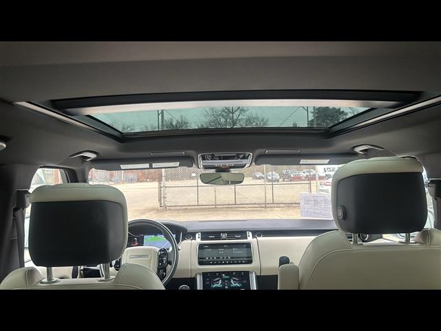 Photo of 2021 White Land Rover Range Rover Sport