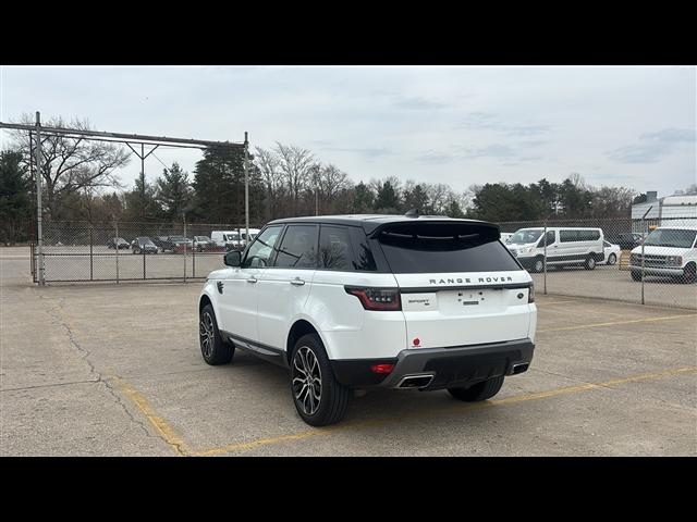 Photo of 2021 White Land Rover Range Rover Sport