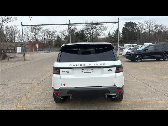 Photo of 2021 White Land Rover Range Rover Sport