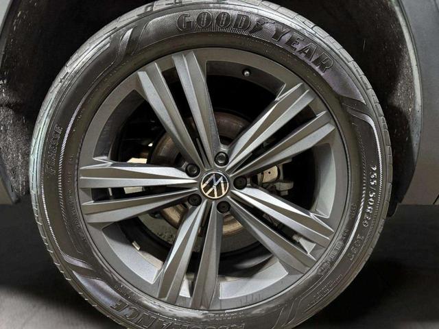 Photo of 2021 Tourmaline Blue Metallic Volkswagen Atlas