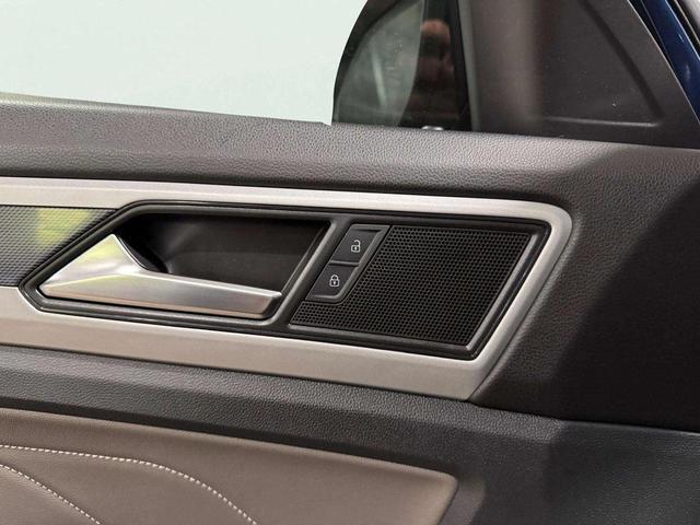 Photo of 2021 Tourmaline Blue Metallic Volkswagen Atlas