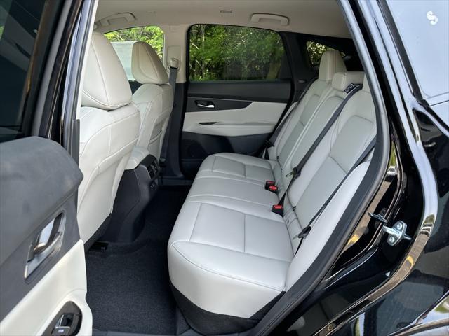 Photo of 2025 Super Black Nissan Murano
