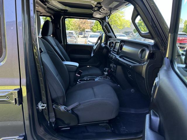 Photo of 2022 Granite Crystal Metallic Clearcoat Jeep Wrangler
