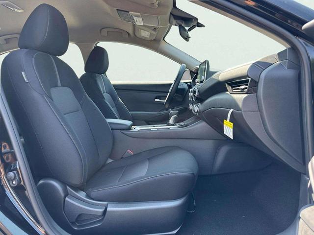 Photo of 2025 Super Black Nissan Sentra