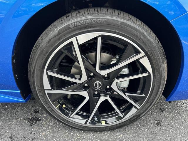 Photo of 2025 Electric Blue Metallic/Super Black Nissan Sentra