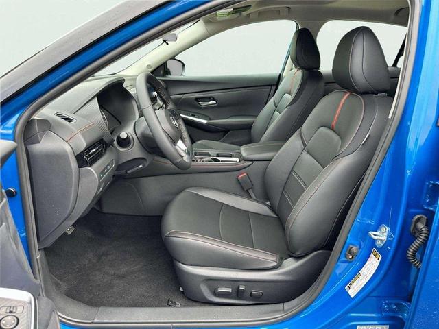 Photo of 2025 Electric Blue Metallic/Super Black Nissan Sentra