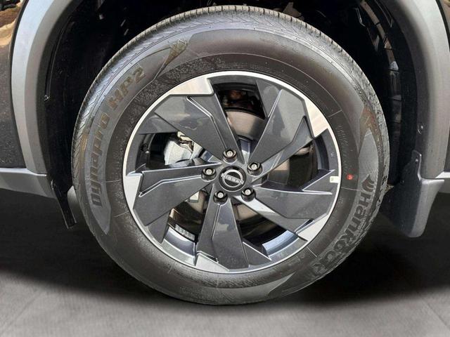 Photo of 2026 Super Black Nissan Rogue