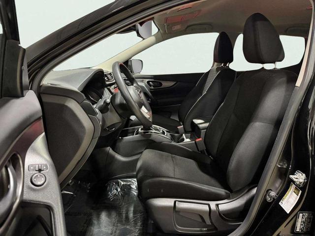 Photo of 2021 Magnetic Black Pearl Nissan Rogue Sport