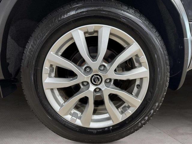 Photo of 2021 Magnetic Black Pearl Nissan Rogue Sport