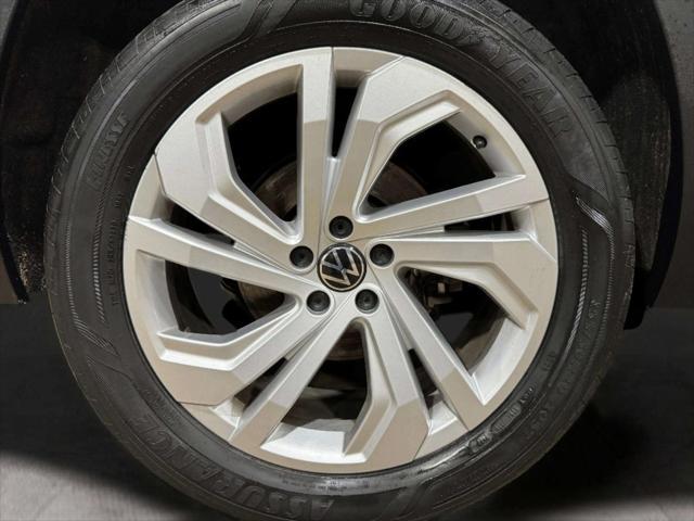 Photo of 2022 Pure White Volkswagen Atlas