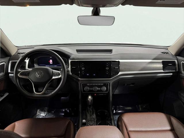 Photo of 2022 Pure White Volkswagen Atlas