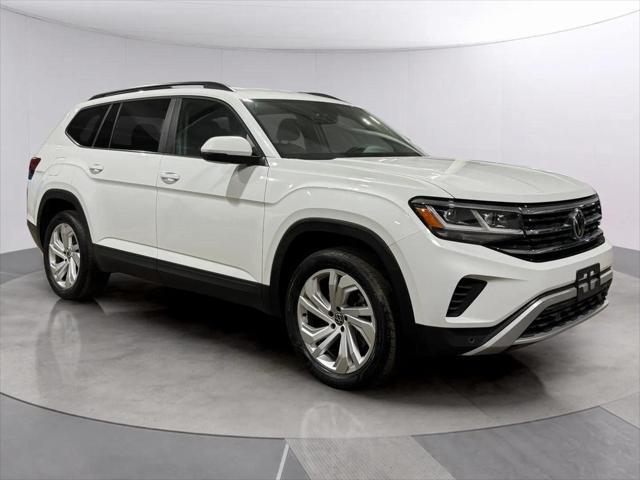 Photo of 2022 Pure White Volkswagen Atlas