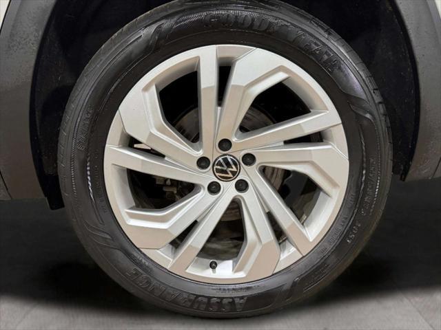 Photo of 2022 Pure White Volkswagen Atlas