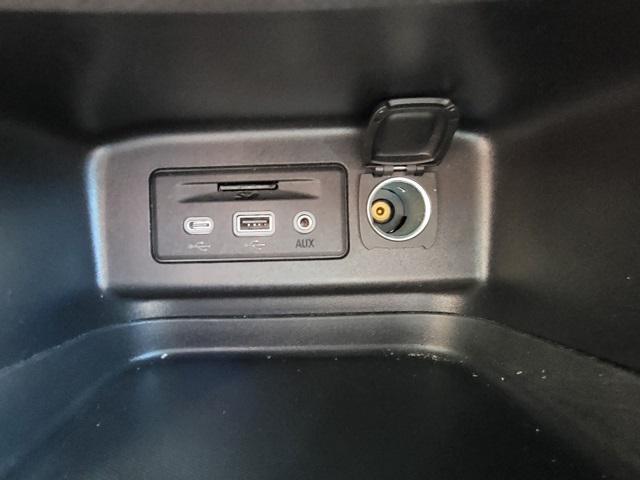 Photo of 2022 Mosaic Black Metallic Chevrolet Equinox