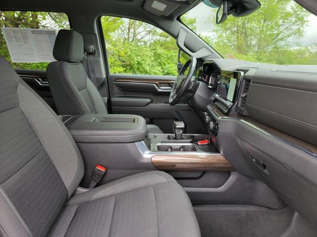 Photo of 2022 Summit White Chevrolet Silverado 1500