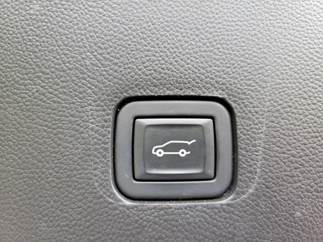 Photo of 2021 Black Cherry Metallic Chevrolet Traverse