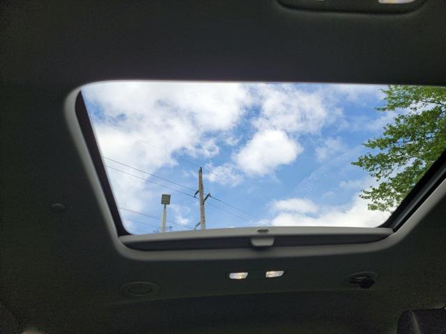 Photo of 2021 Black Cherry Metallic Chevrolet Traverse