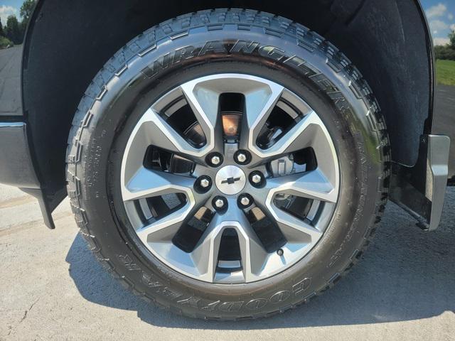 Photo of 2023 Black Chevrolet Silverado 1500